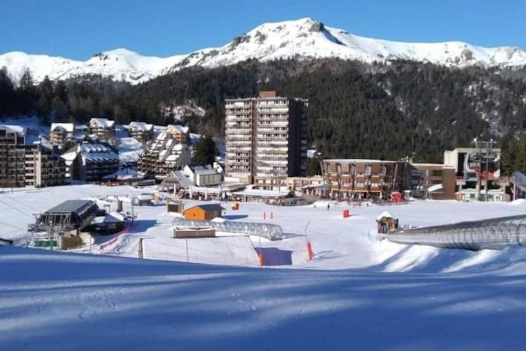 Ferienwohnung Sur La Colline Sousceyrac Exterior foto